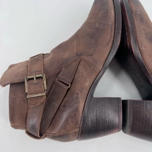 boc Distressed Brown Ankle Booties - Picture 3 of 11